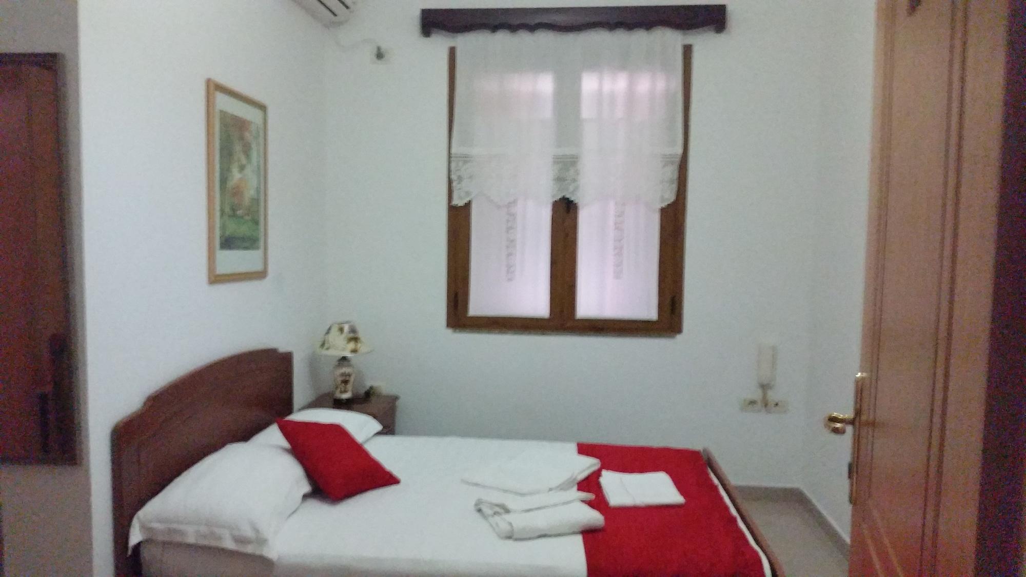 Отель Hotel Berati 3*