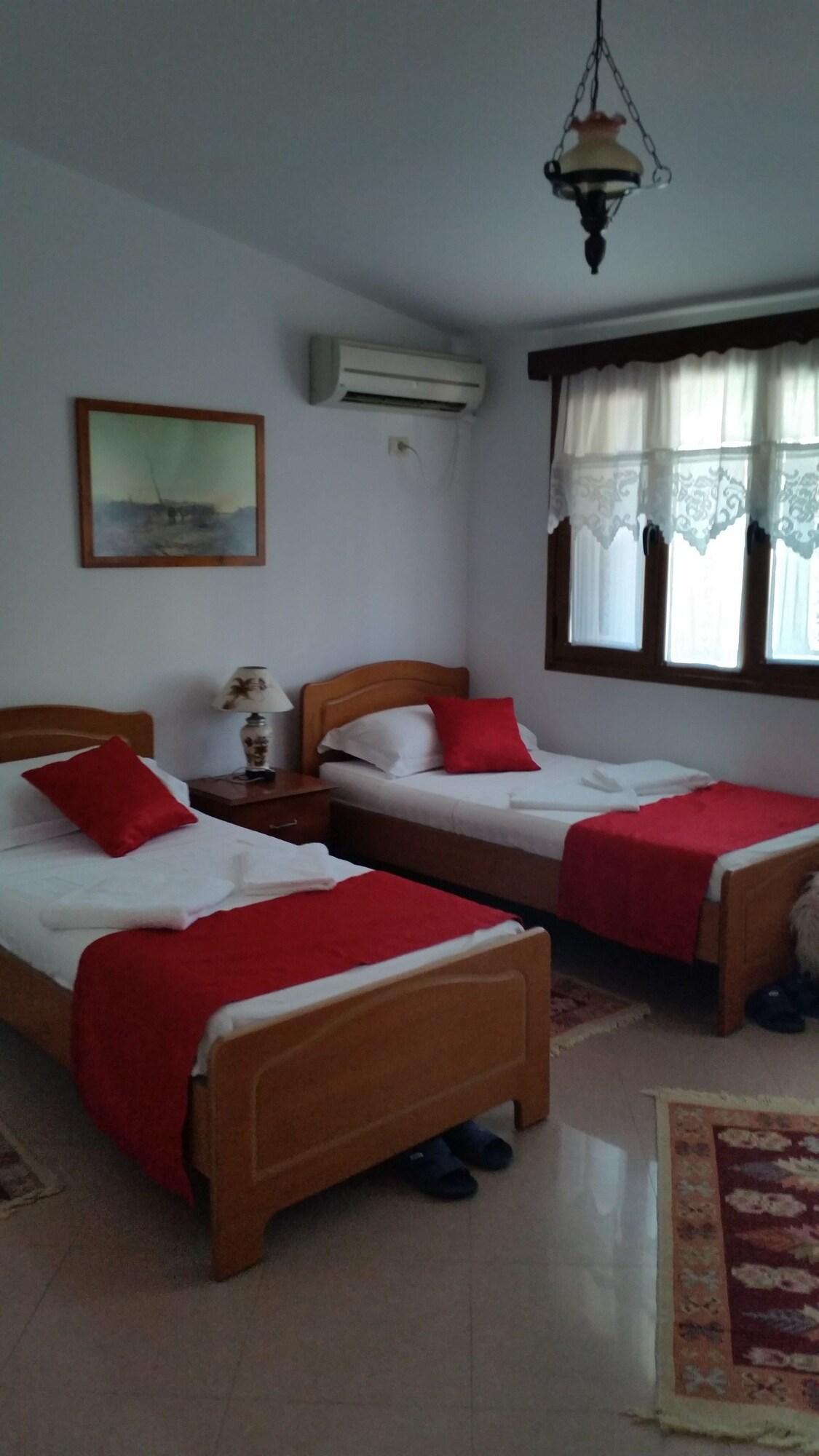 Hotel Berati 3* Берат