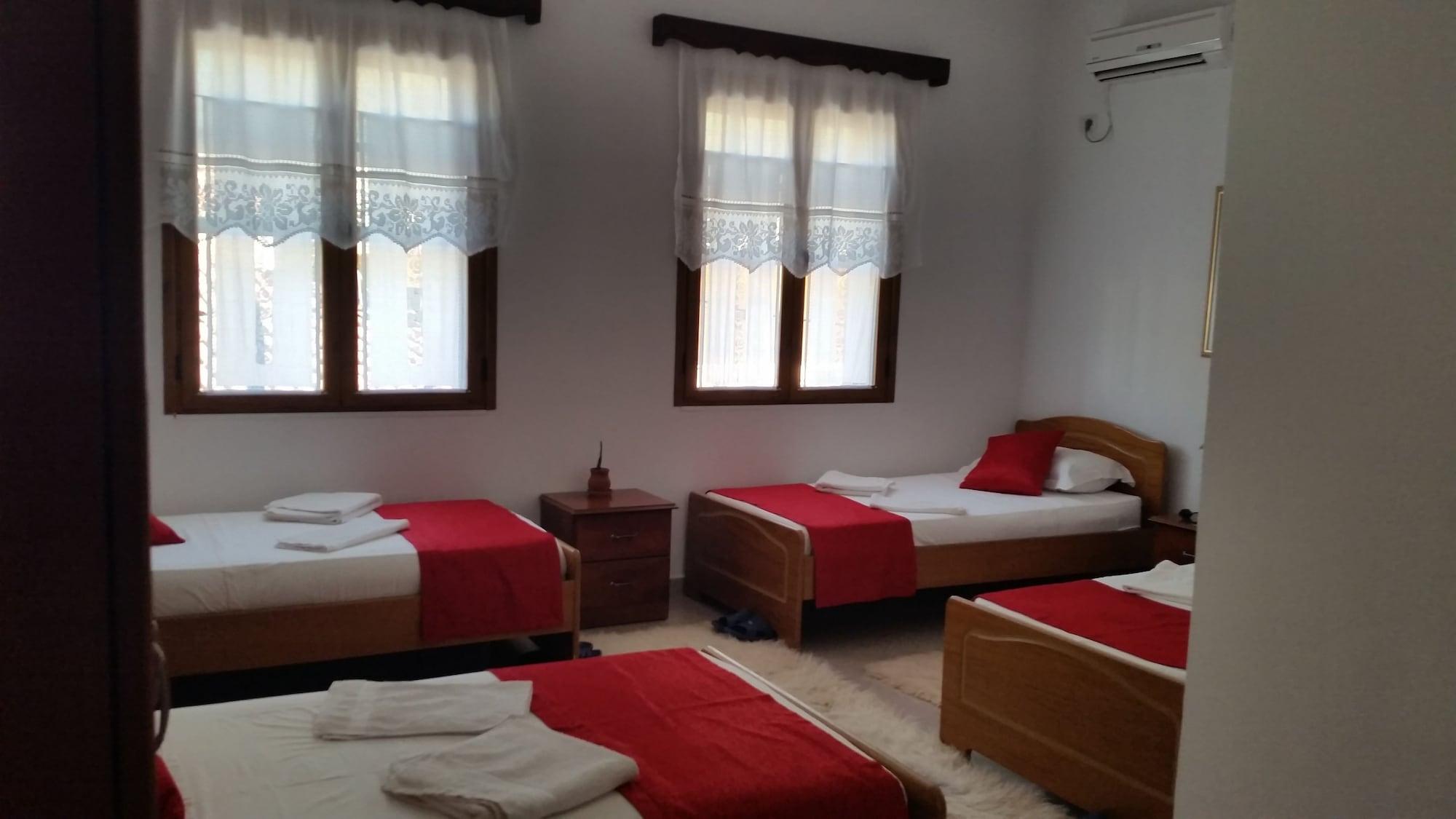 Отель Hotel Berati 3*