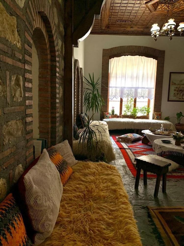 Hotel Berati Отель