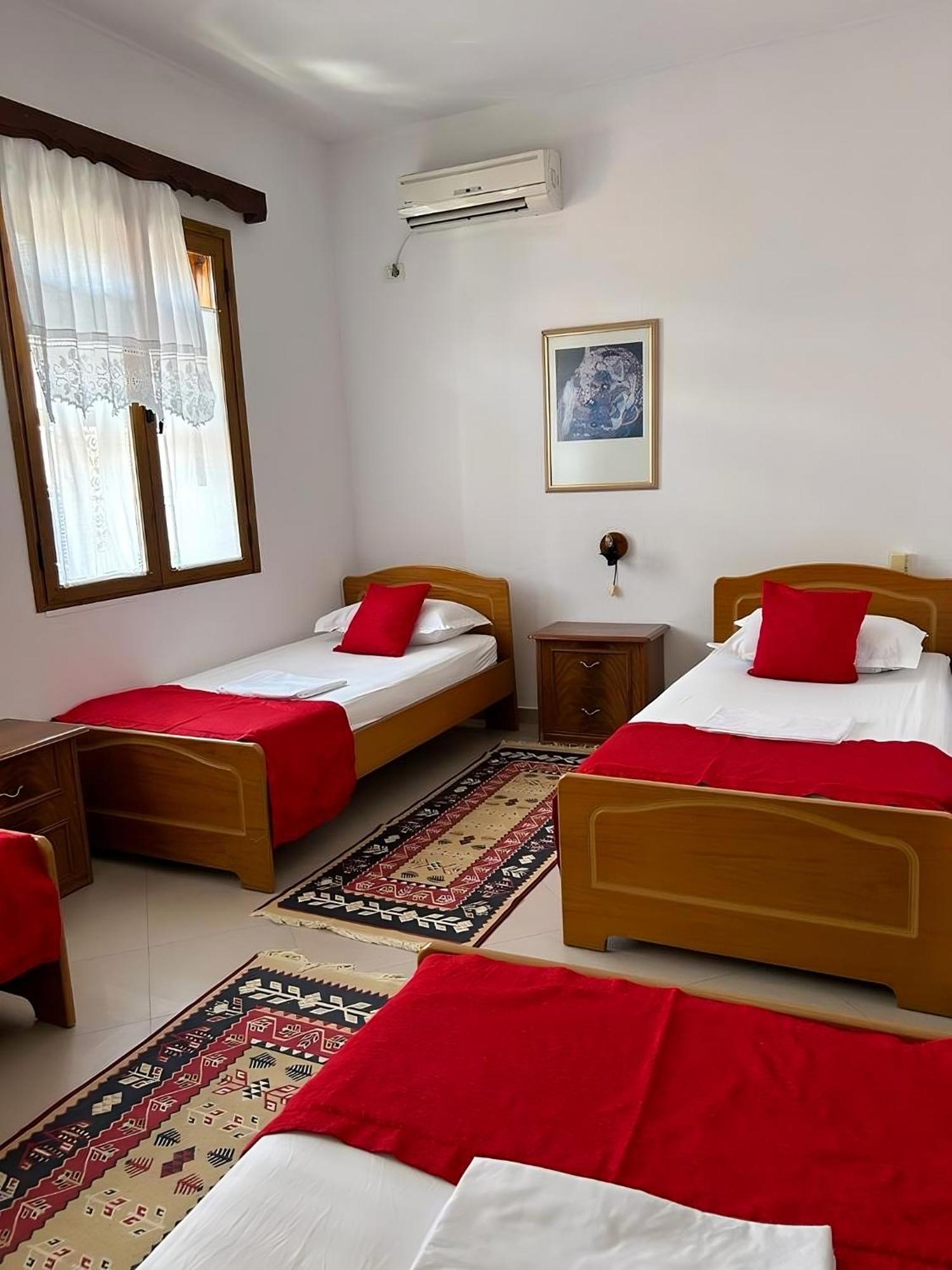 Отель Hotel Berati 3*