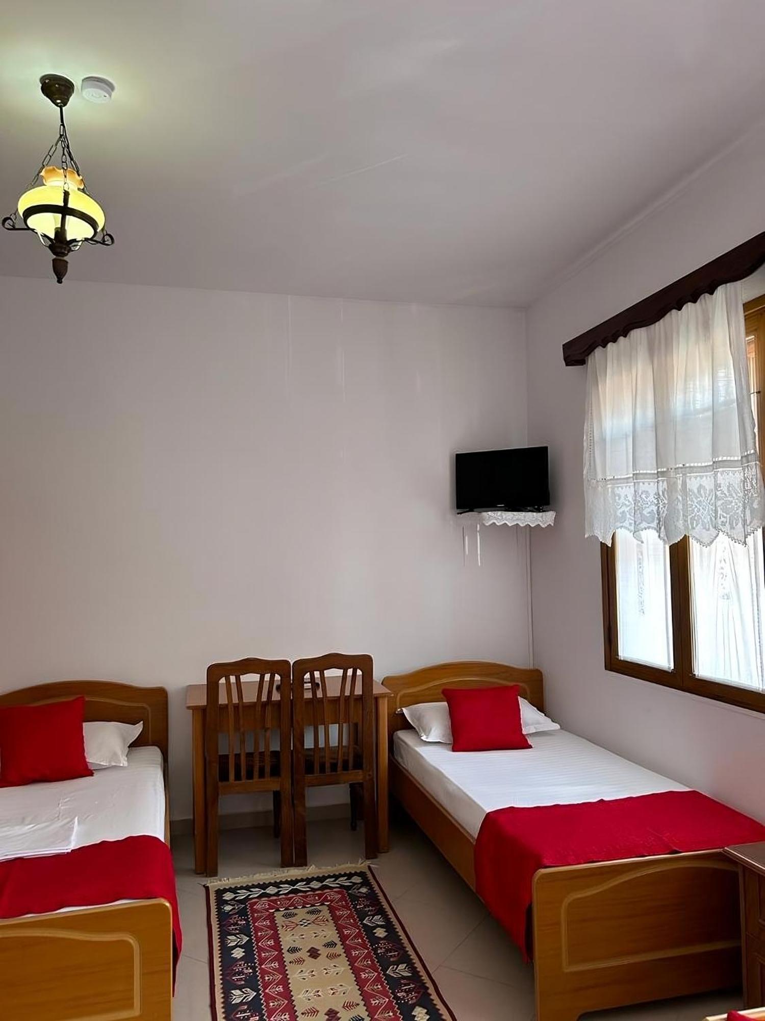 Отель Hotel Berati Берат