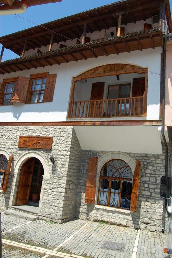 Hotel Berati 3* Берат